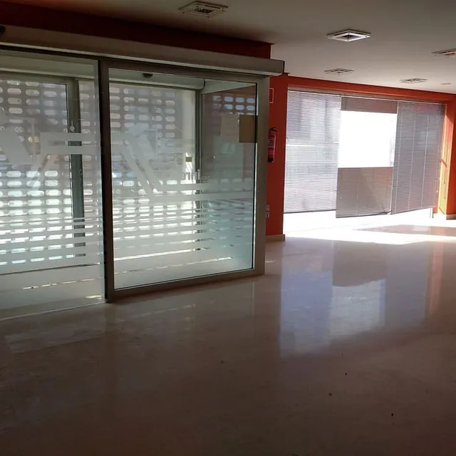 local comercial 180 m